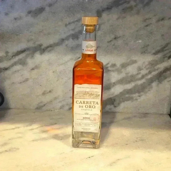 Carreta de oro tequila Decor empty bottle 750ml - Picture 1 of 5